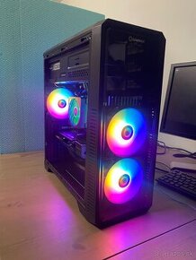 Ryzen 7 5800x / RX 7600 / 16GB RAM