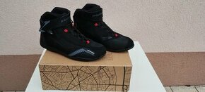 Forma Genesis black (42)