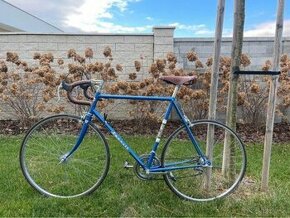 Zekonštruovaný retro bicykel značky Favorit