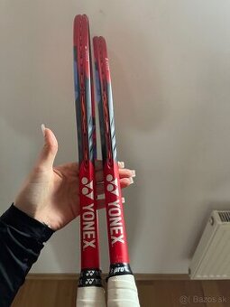 Yonex vcore 98 285g tenisové rakety