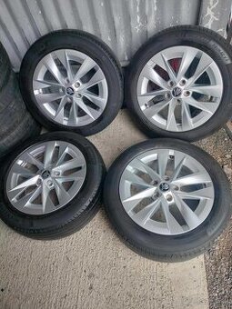 4ks alu disky orig. Škoda 5x112 R17 pneu 6mm 205/55 r17