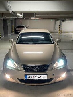 Lexus is220d