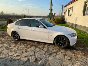 Predám BMW 320 D E90