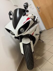 Yamaha YZF R1