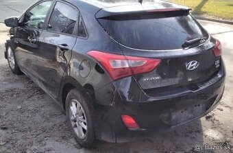 Hyundai i30 1.6 CRDI 2012 predám VODIČOVÉ DVERE,  MOTOR D4FB