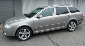 Škoda Octavia Combi 2.0 TDI - Top stav - 1