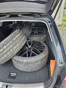 235/40R19 kompletná sadá disky + pneu