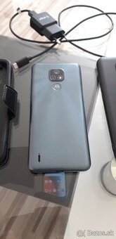 Motorola, Android 12, trojity fotak,4000mAh a ine