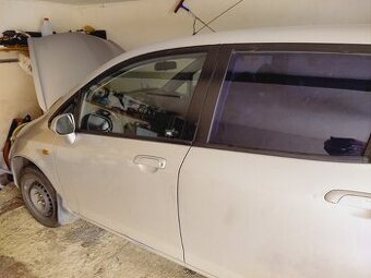 Honda Jazz - rozpredam na nahradne diely - 1