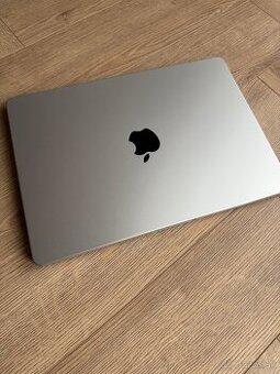 Macbook Pro 14’ M2 Pro 2023 silver