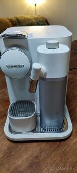 Automatický kávovar Nespresso Gran Lattissima bílý