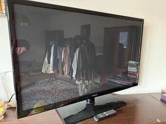 LG TV uhl 106cm(obrazovka)