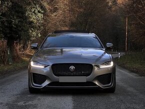 Jaguar XE 2.0D I4 R-Dynamic HSE AT