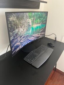 Samsung Essential Monitor S3 32” Curved