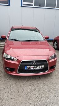 Mitsubishi Lancer 1,8L benzin na predaj (poskodeny motor)