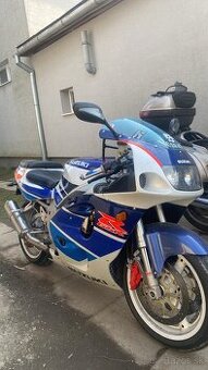 Predám Suzuki gsxr 750 srad