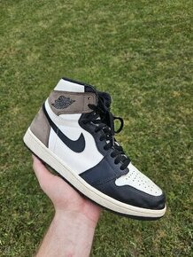 Nike Air Jordan 1 High Dark Mocha - 1