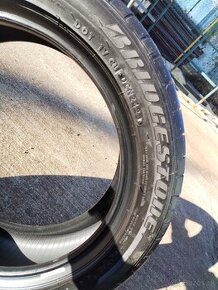 175/55 R15 77V