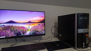 Stolný pc+monitor