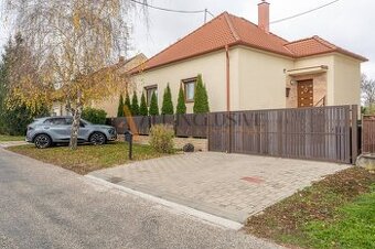 REZERVOVANÉ l NA PREDAJ 4 IZBOVÝ RD S VEĽKOU ZÁHRADOU,TRHOVÁ