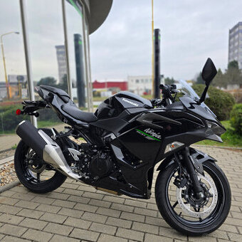 Kawasaki Ninja 500 čierna 2024