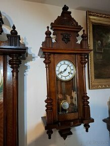 Predám funkčné nástenné hodiny KIENZLE Altdeutsche 1880 polb - 1