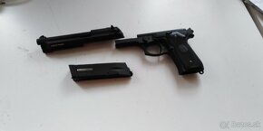 Airsoft zbran M9 co2