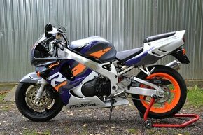 Honda CBR 900RR Fireblade SC33