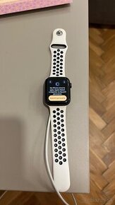 Apple Waych SE Space Gray 44mm (1 gen.)