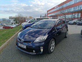 Toyota Prius 1, 8. Hybrid