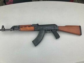 Predam gulovnicu  AK 47