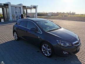 Opel Astra J