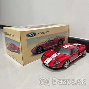 1:18 AutoArt Ford GT 2004