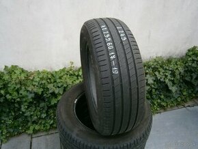 Predám 4x letné pneu Michelin 235/60 R17 102VXL - 1