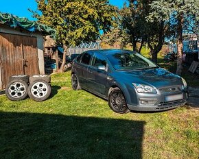 FORD Focus Ghia 2005 1.6 benzín + 3x sada diskov s pneu - 1