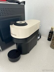 Nespresso kavovar + capsule