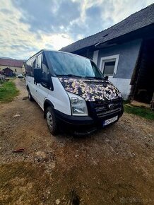 9 miestne  Ford transit turneo 2.2 TDCI