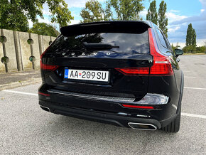 Volvo V60 CC CROSS COUNTRY PRO D4 AWD A/T 2.0l 140KW