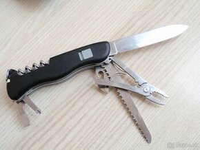 Victorinox s posuvnou poistkou