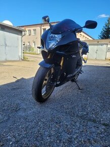 Suzuki GSXR K4 - 1