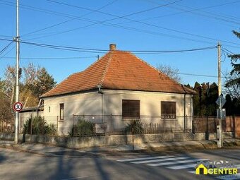 RODINNÝ DOM S VEĽKÝM POTENCIÁLIM V PRIAMOM CENTRE MESTA, HUR