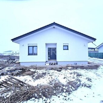 CESTICE - NOVOSTAVBA 4 iz. Bungalov Pekná lokalita - 1