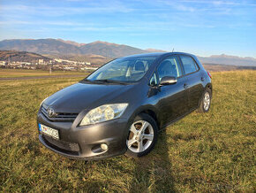 Toyota Auris 66kw Manuál