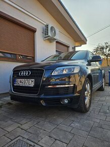 AUDI Q7 3.0