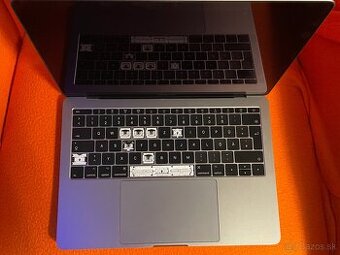 Apple MacBook Pro 2017 13” na diely