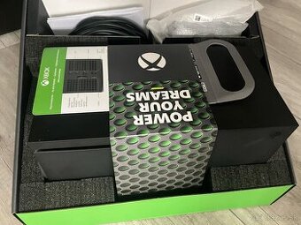 Xbox series x komplet príslušenstvo + 1 hra GTA 5