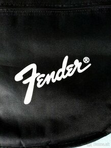 Predam Fender gigbag na basgitaru.