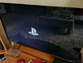 Ps4 Slim, jeden ovládač, ,PS nenabehne ostaňe stát na logu