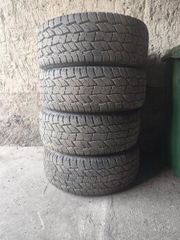 Pneu 265/70 R15