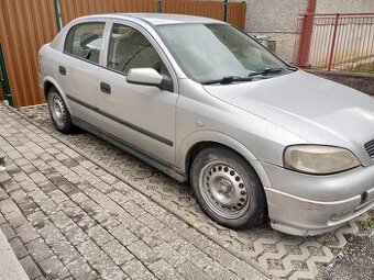 Opel Astra - rezervovaný